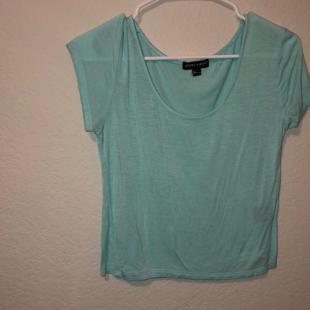 teal cropped t